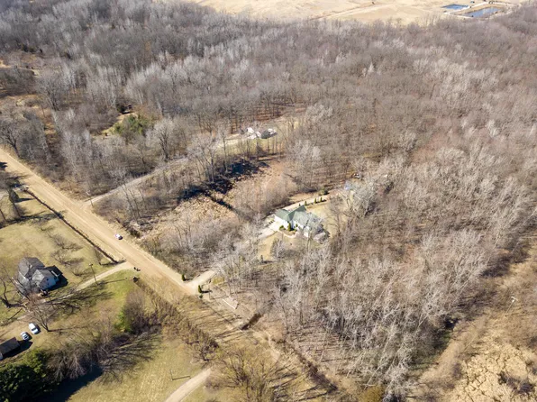 46334 Arkona Rd, Belleville, MI 48111