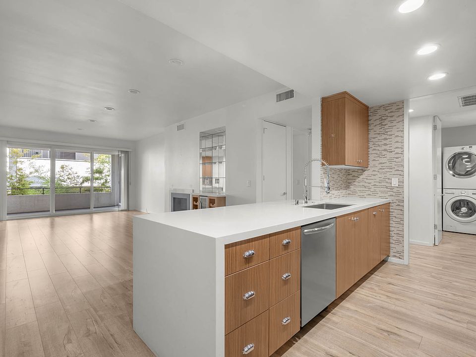 1st image of 1835 1/2 Holmby Ave #203