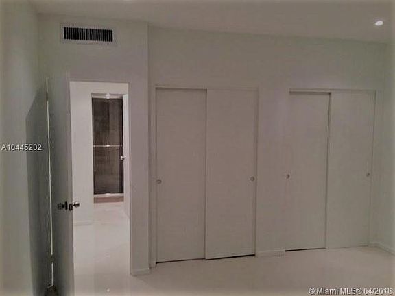 4th image of 2121 N Bayshore Dr APT 504