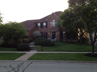 2111 Fall Brook Dr, Naperville, IL 60565