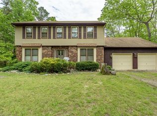 6 Carolyn Ln, Southampton, NJ 08088