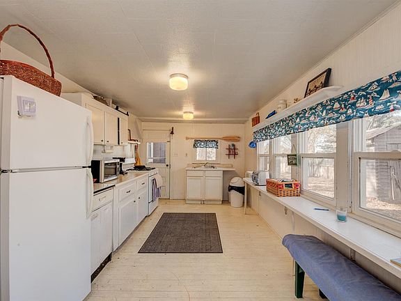 5th image of 2215 Okoboji Blvd