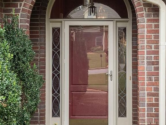 4th image of 726 Highland Manor Ct