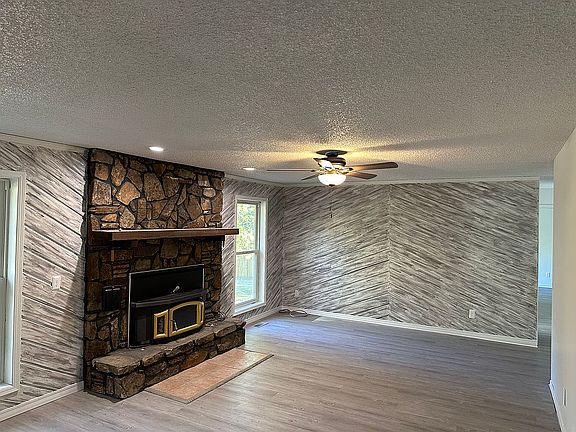 2nd image of 256 Marquis Dr