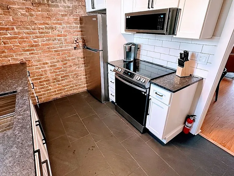 254 N Allegheny St — Photo 6