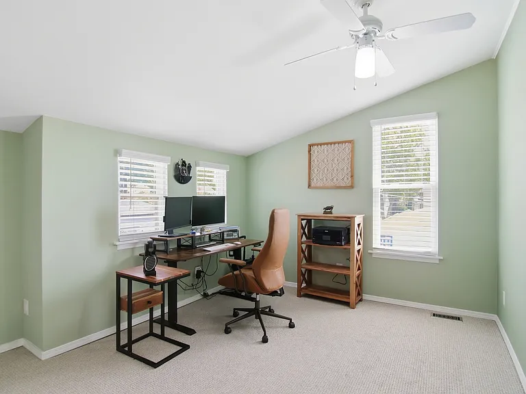 748 Ruffner Ave — Photo 17