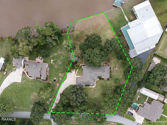 3rd image of 313 Lepinay Rd