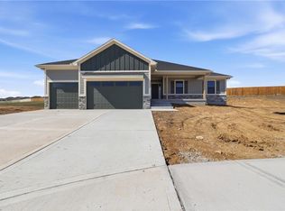 7905 Hoot Owl St, Blue Springs, MO 64014