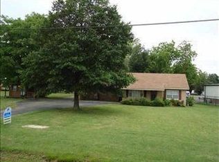 1423 Falls Blvd S, Hardy, AR 72396