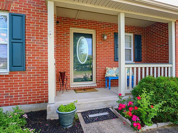 2nd image of 10185 Chestnut Oak Dr