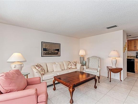 4th image of 407 Circlewood Dr #I-4