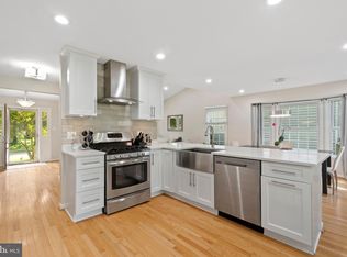 8834 Shadowlake Way, Springfield, VA 22153