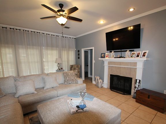 3rd image of 416 Windward Dr
