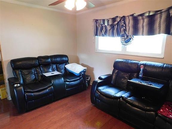 5th image of 4023 Pineview Dr NW