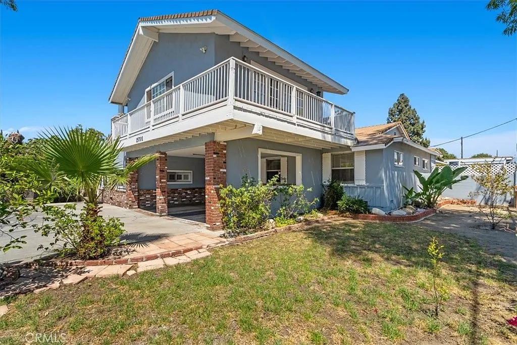 4 bed, 2373 sqft, $4,990 — Photo 3
