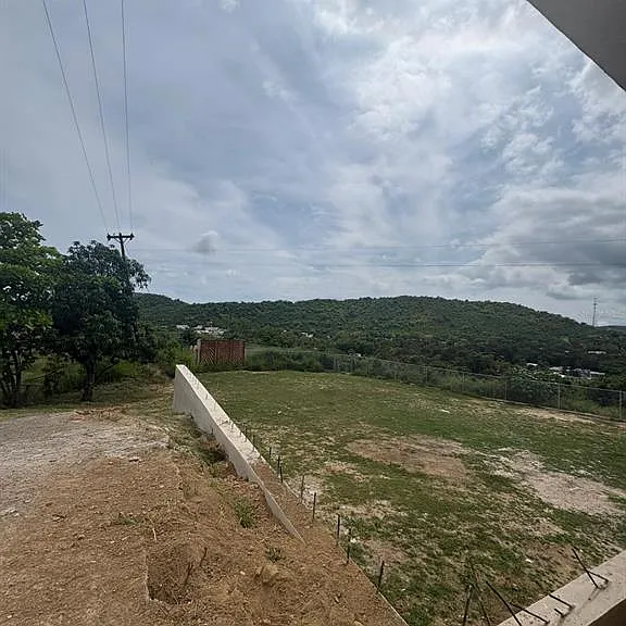 URB EL MADRIGAL Marginal Norte — Photo 11