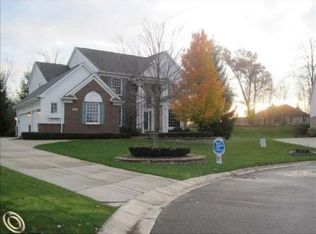 4200 Holly Ln, Rochester, MI 48306
