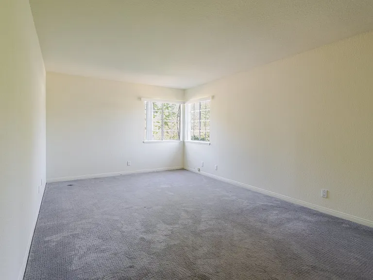 7306 Newcastle Ave — Photo 25