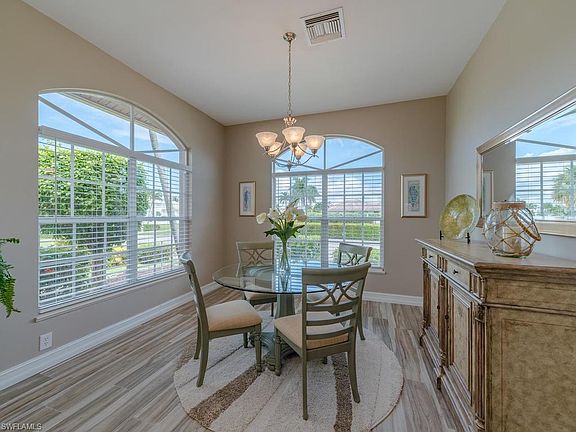 3rd image of 297 Capistrano Ct