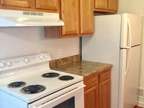 3rd image of 2726 Golfside Dr APT 205