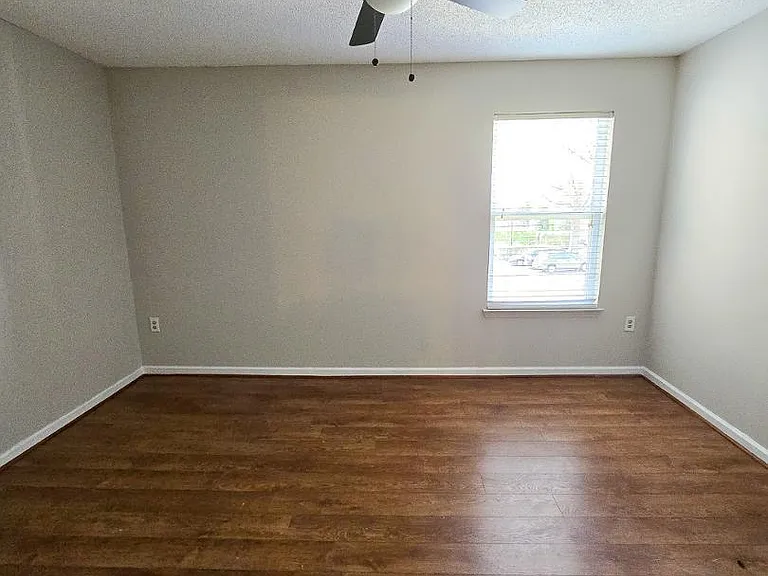 1300 Hillbrow Ln #203 — Photo 17