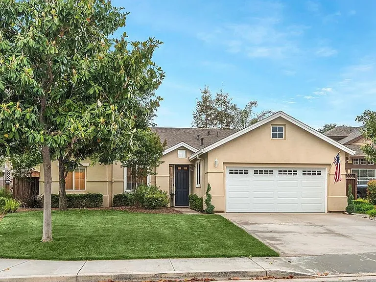 17885 Calle Tierra — Photo 1