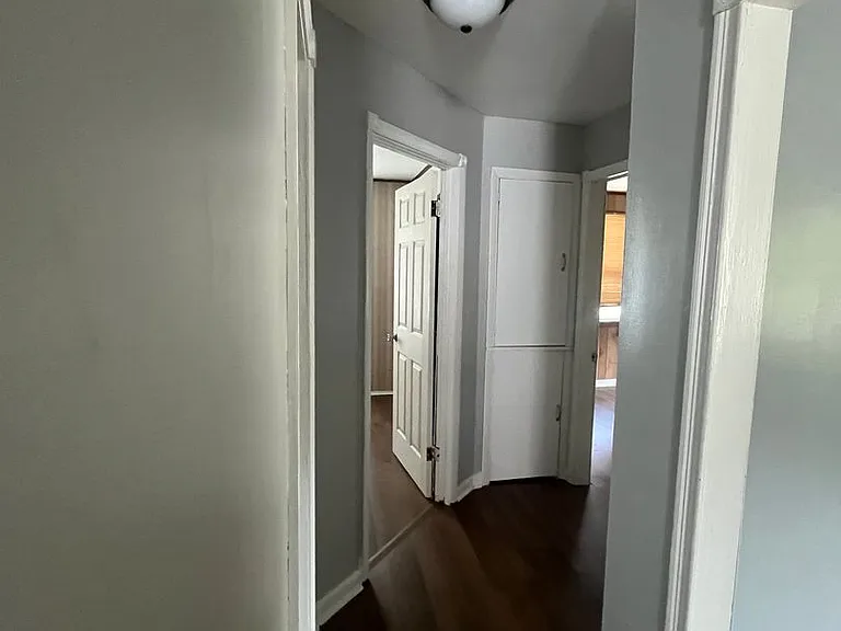 511 Bailey St — Photo 12