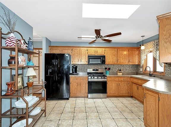4th image of 8578 Tullamore Dr