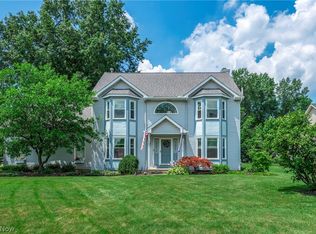 454 Golden Russett Blvd, Amherst, OH 44001