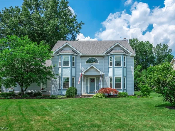 454 Golden Russett Blvd, Amherst, OH 44001