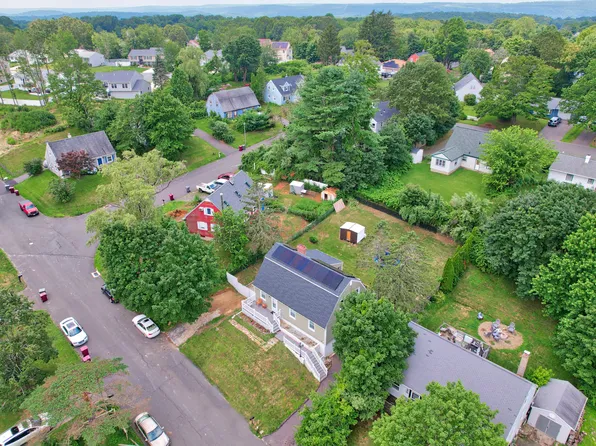 30 Warm Earth Road, Naugatuck, CT 06770