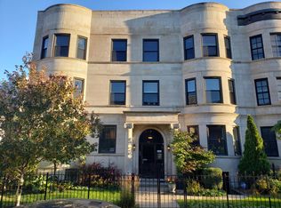 905 W Belle Plaine Ave #2E, Chicago, IL 60613