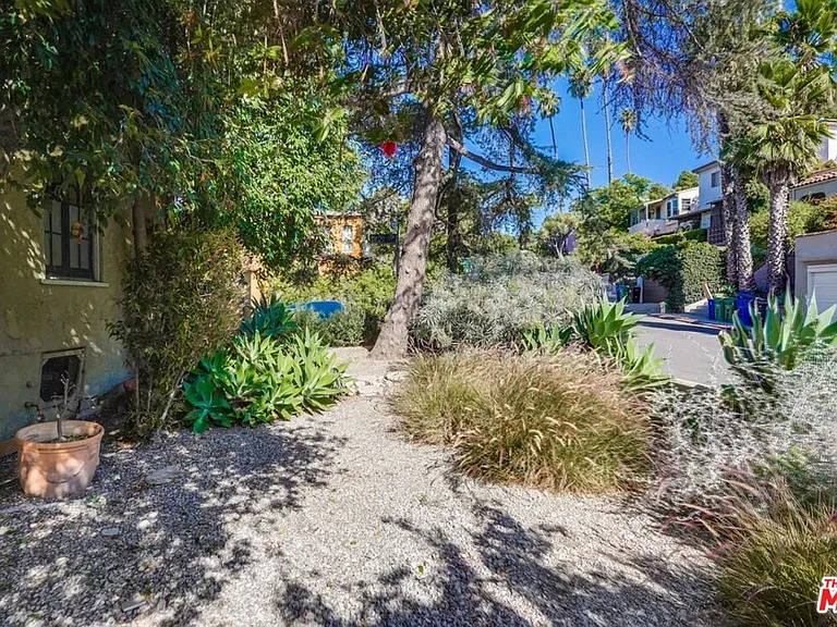 1574 Murray Dr — Photo 33