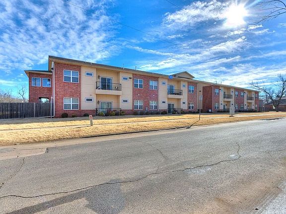 3rd image of 715 Monnett Ave #105