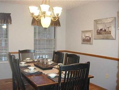 4th image of 979 Glyn Dennis Dr