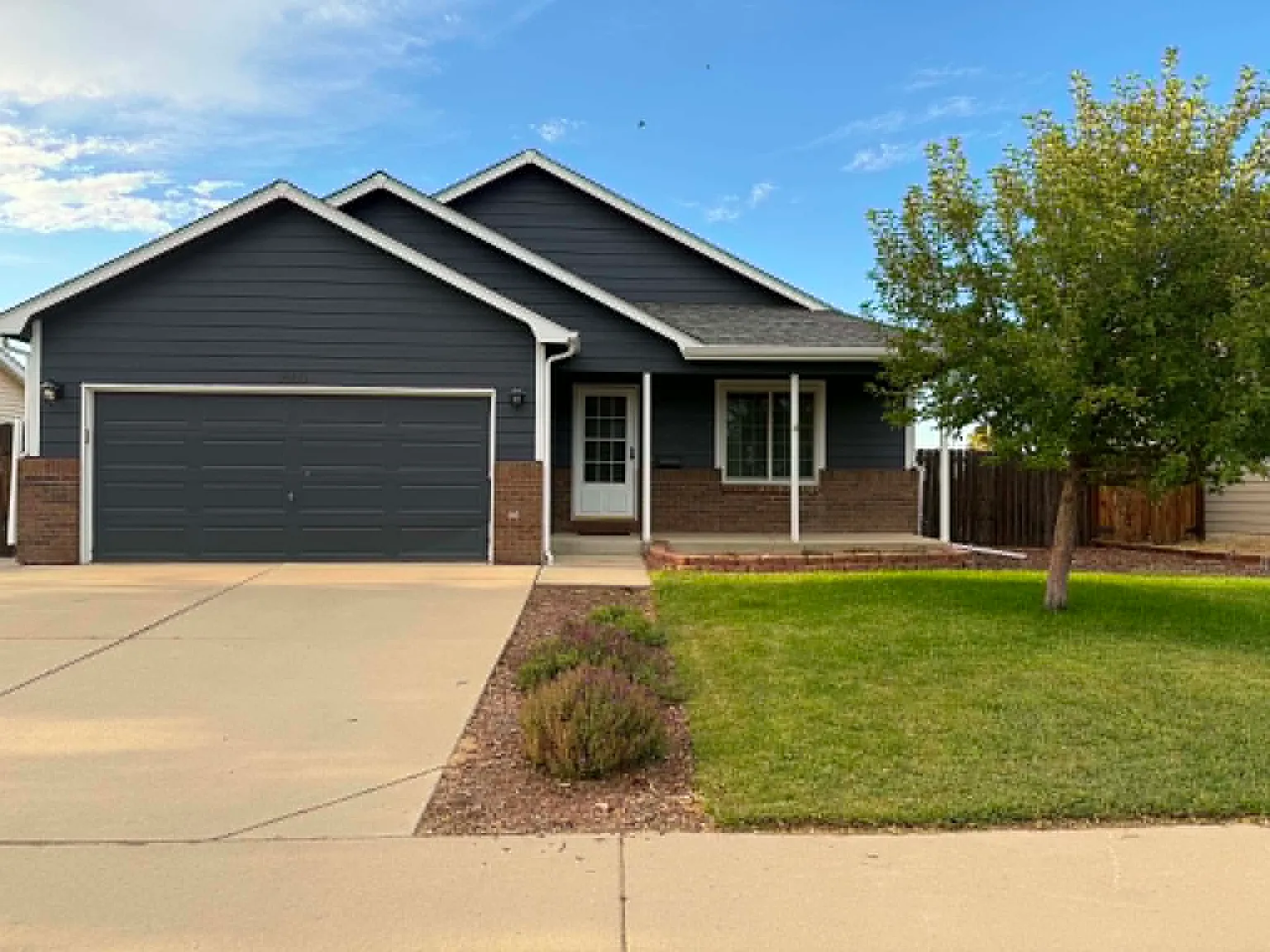 3 bed, 2600 sqft, $2,500 — Photo 1