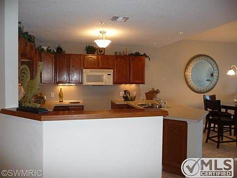 5th image of 2964 Lakeshore Dr Unit E303
