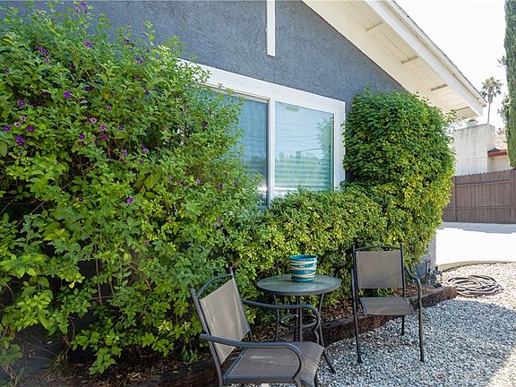 3rd image of 4704 Topanga Canyon Blvd