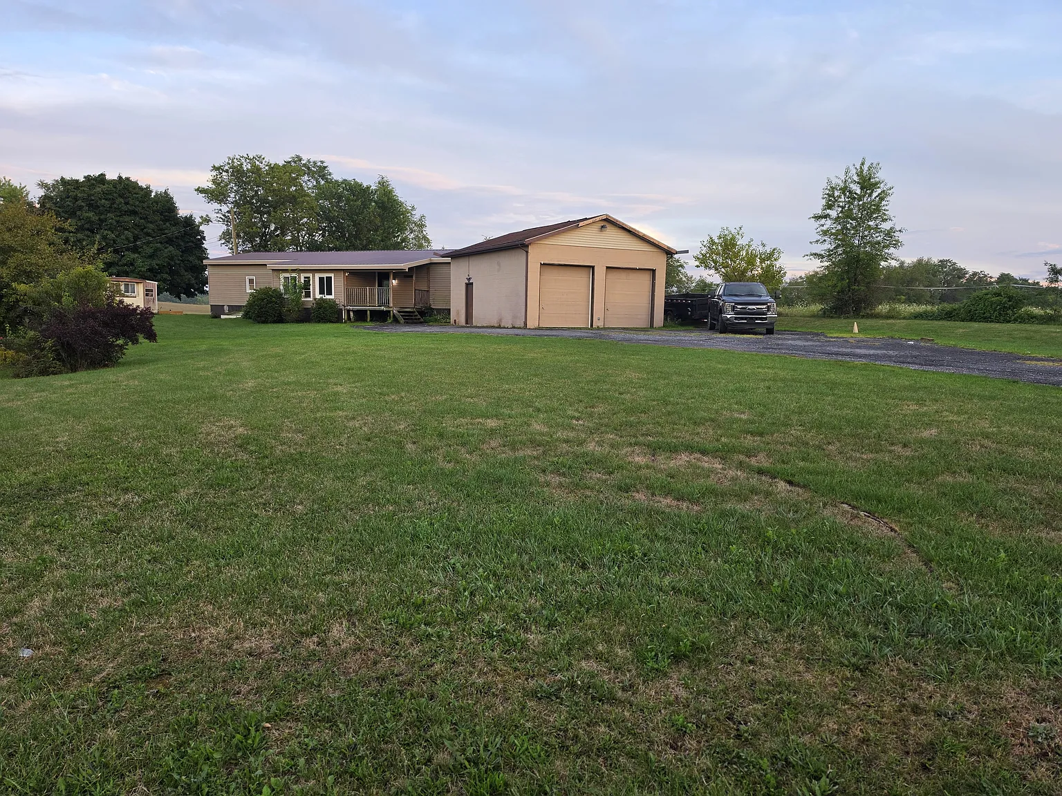 3 bed, 1200 sqft, $1,400 — Photo 2