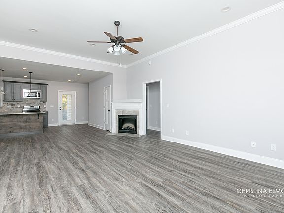 3rd image of 479 Southern Oaks Dr