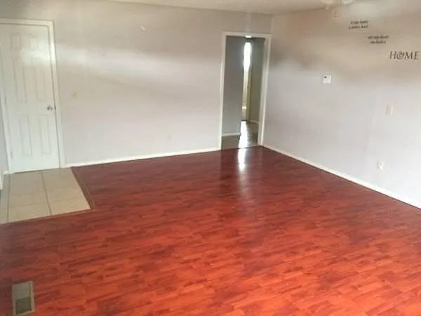 Building Photo - 820 NW 35th St #C