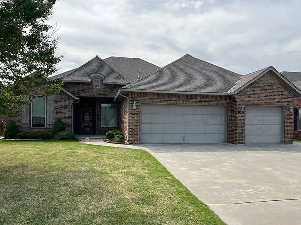 1327 Riverwind Dr, Midwest City, OK 73130