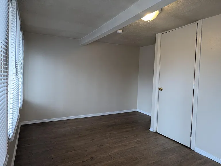 2424 E Decatur Ave — Photo 14