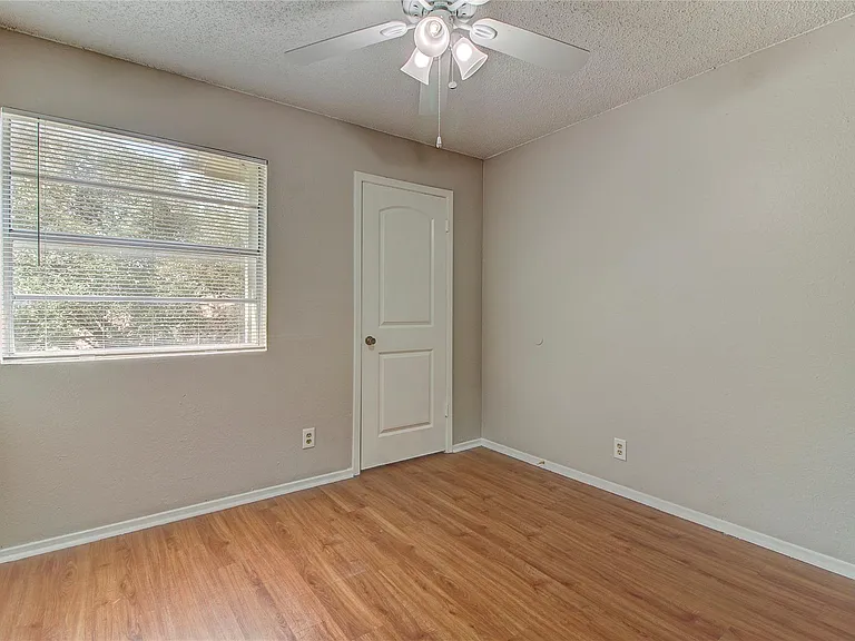 400 Hedgewood Dr #D — Photo 17