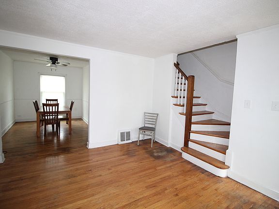 4th image of 10945 S Artesian Ave