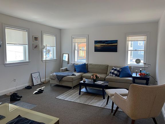 2nd image of 157A Auburn St #1