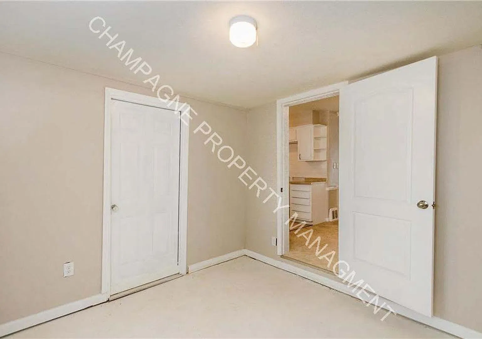 Single Family Home Off Paseo — Photo 4