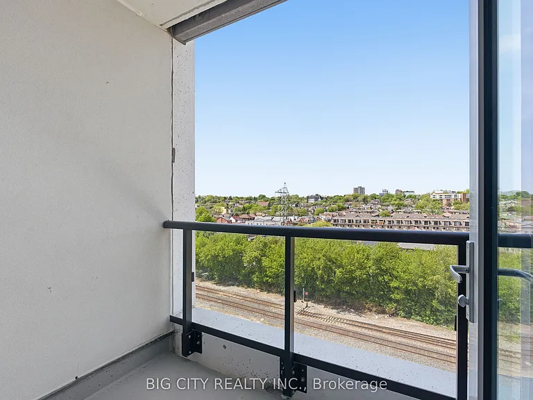 858 Dupont St #705 — Photo 13