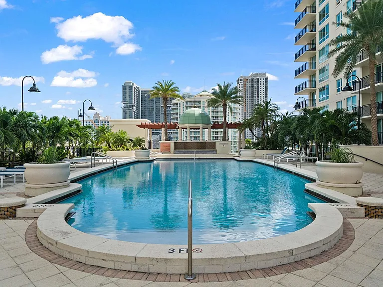610 W Las Olas Blvd #1016N — Photo 44