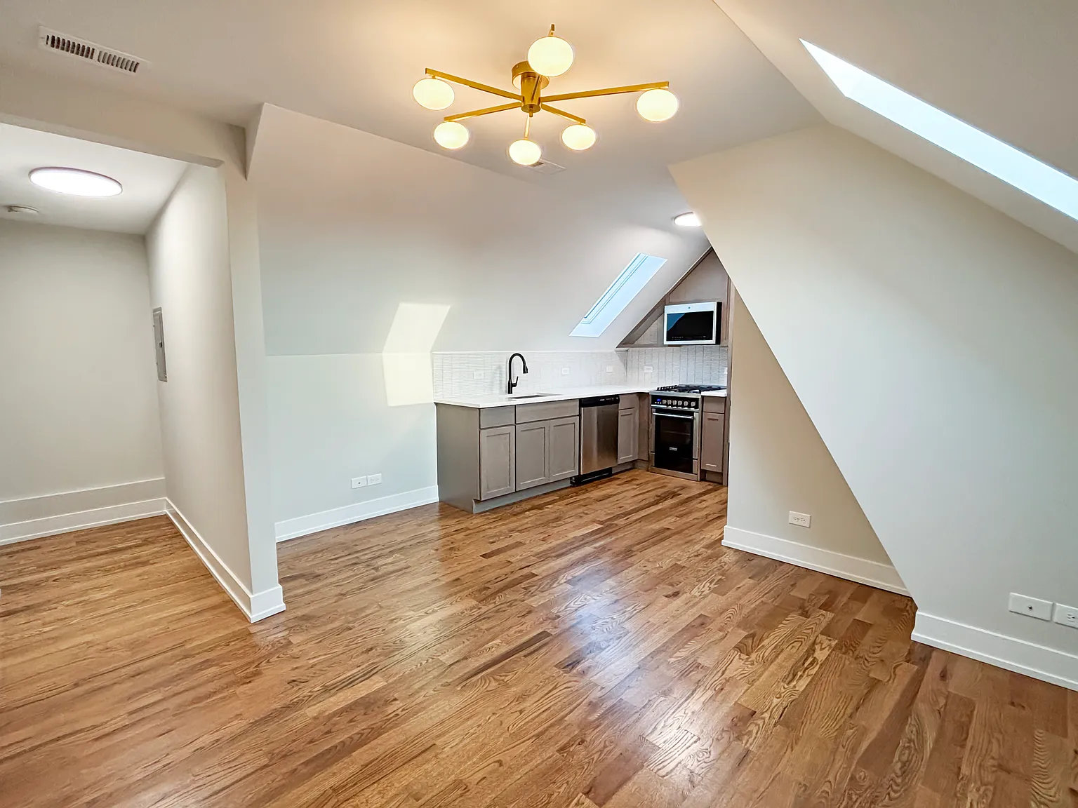 1 bed, 690 sqft, $1,595 — Photo 4